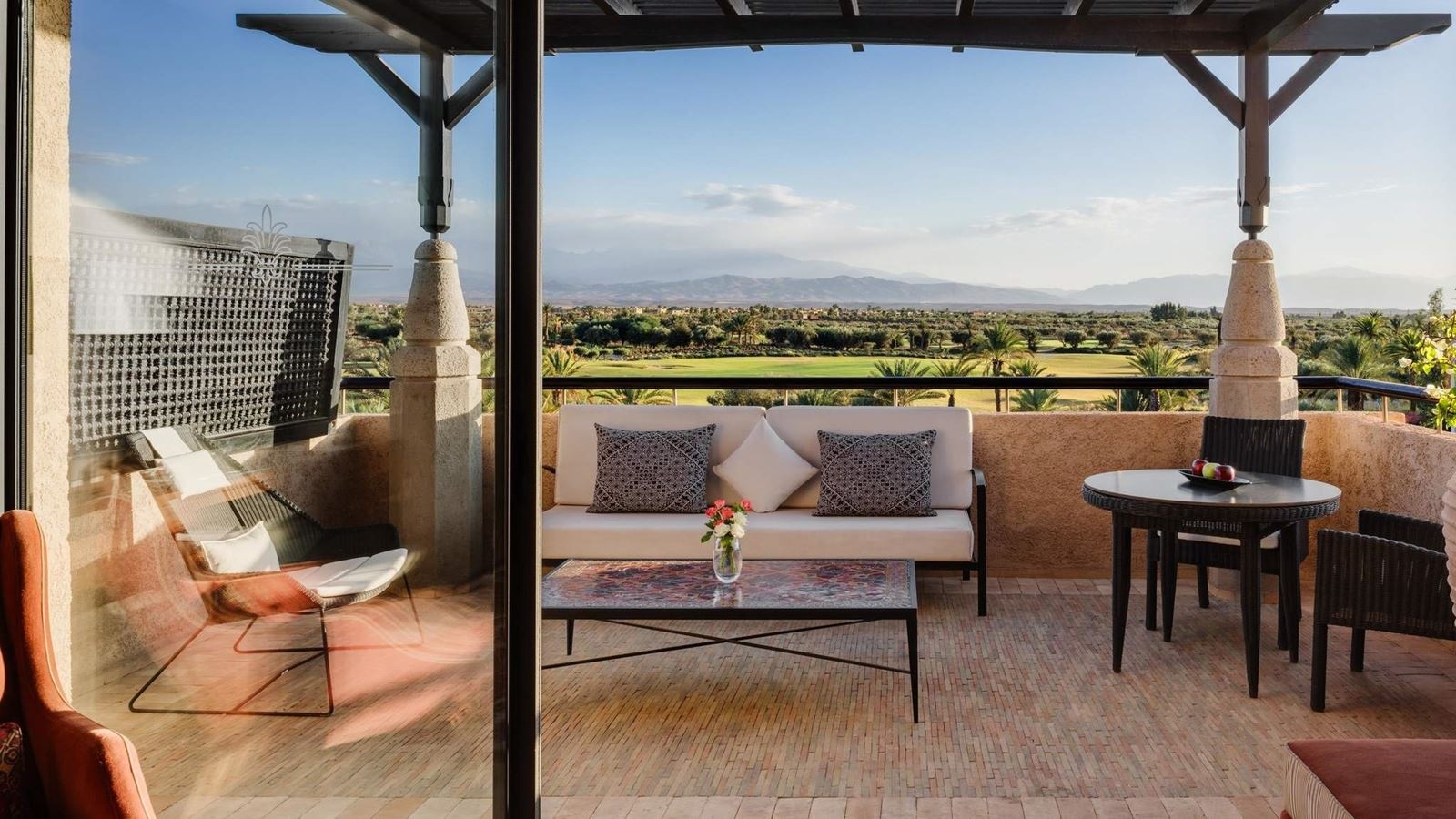 rooms-junior-suite-mountain-view