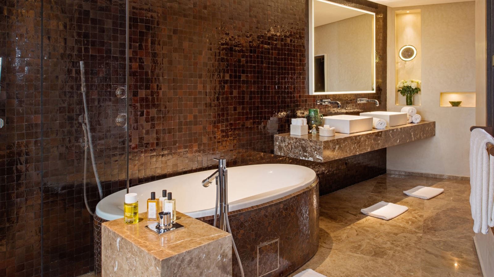 rooms-deluxe-room-gardenview