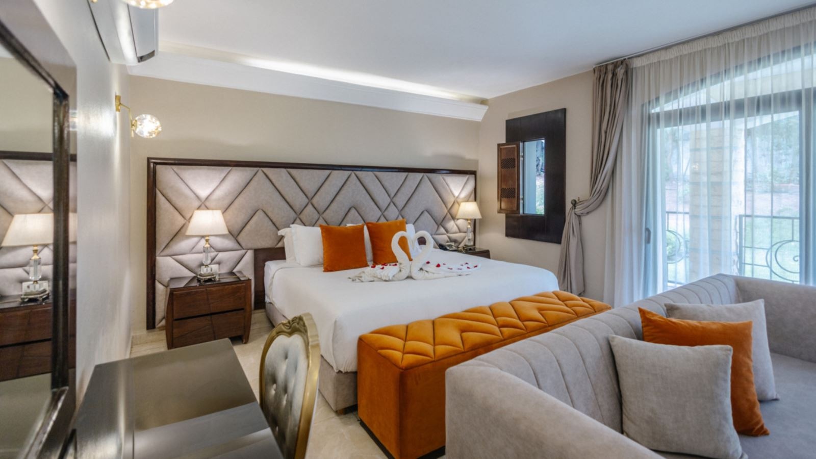 rooms-luxury-suite-gardenview