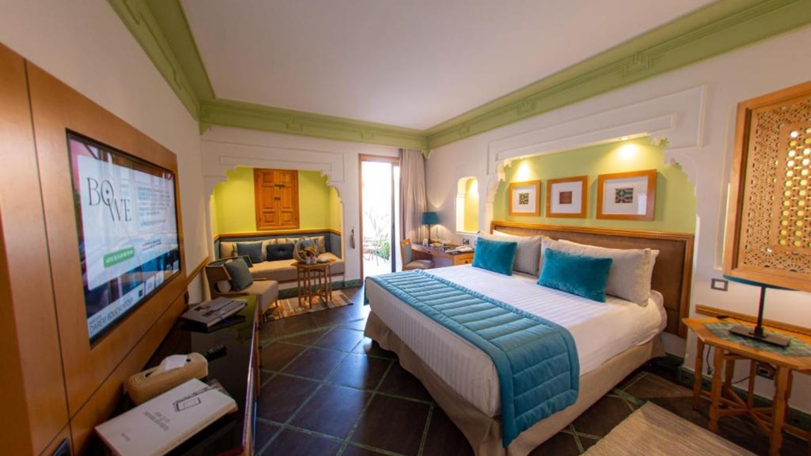 rooms-deluxe-room-poolview-terrace