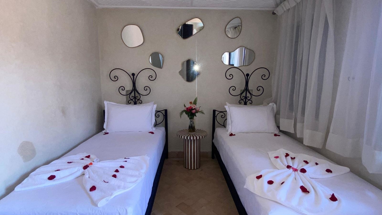 rooms-double-superior-room