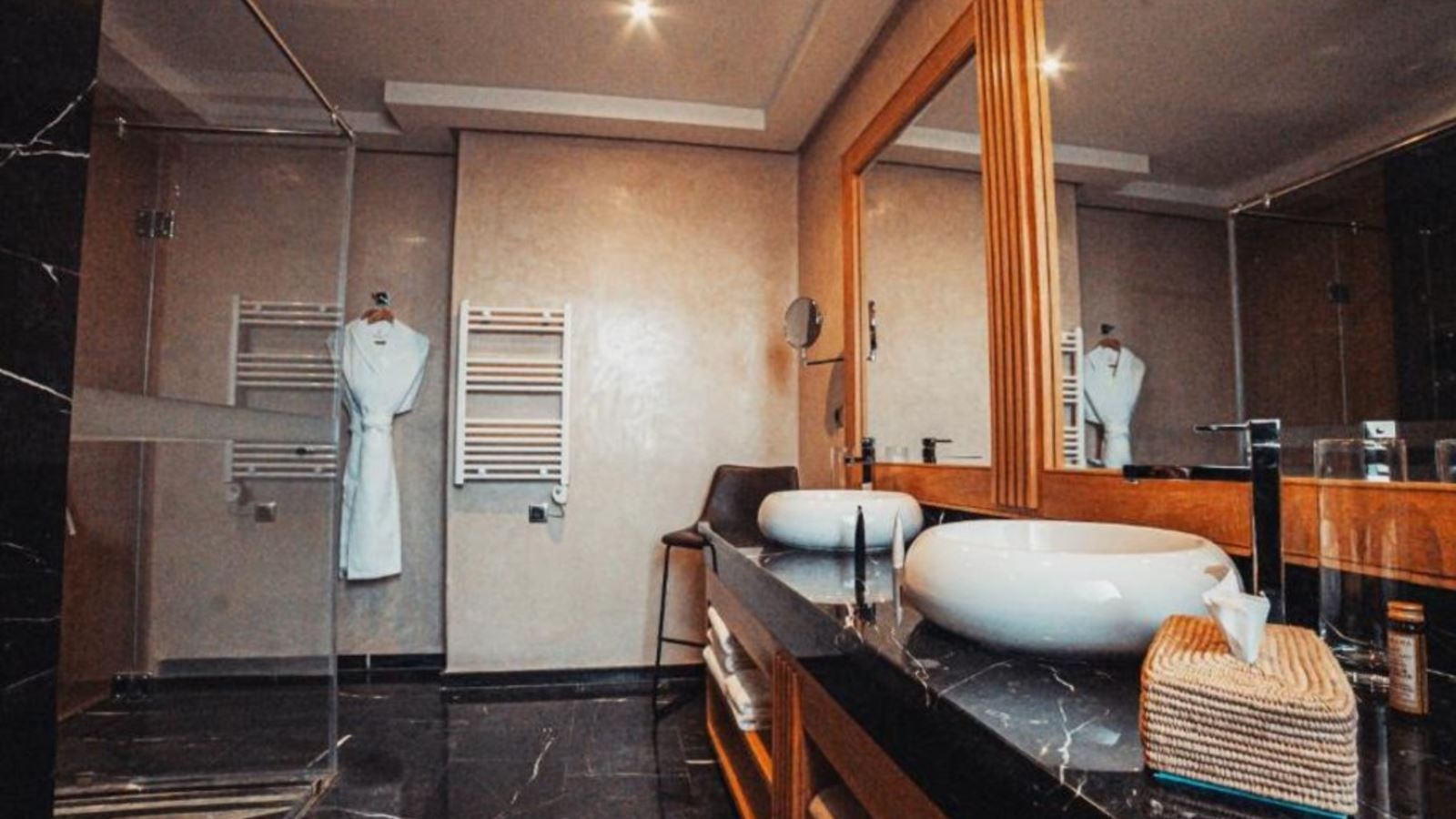 rooms-superior-suite