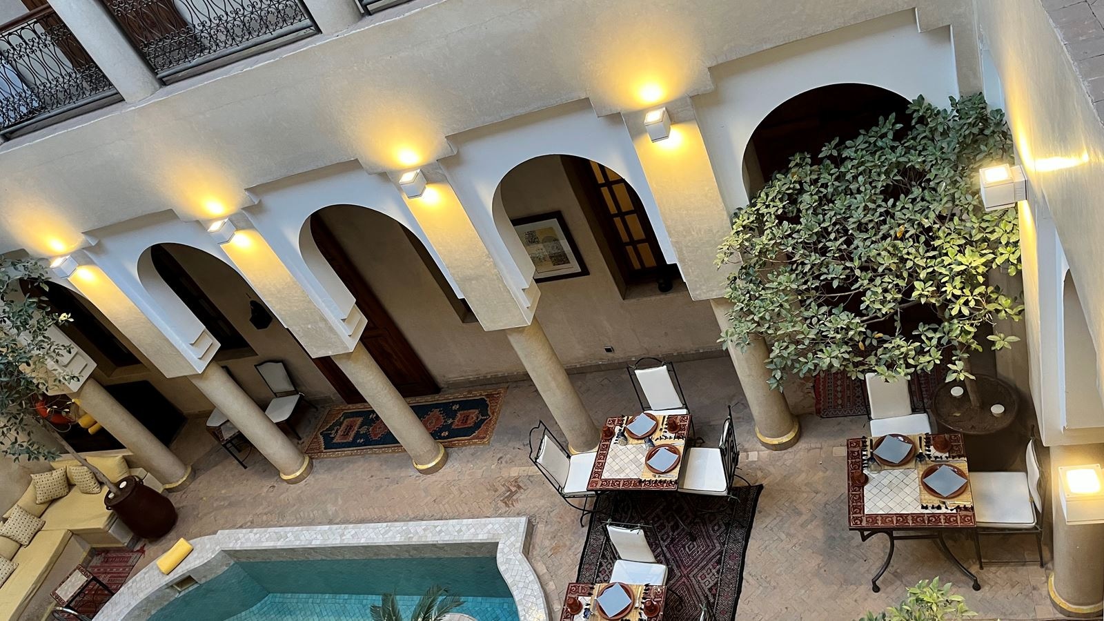 restaurants-restaurants