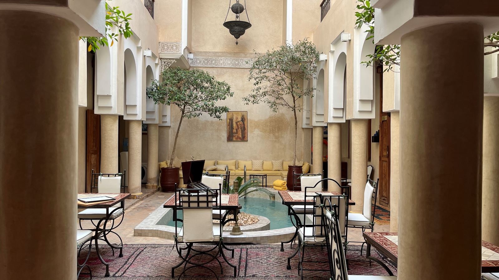 restaurants-restaurants