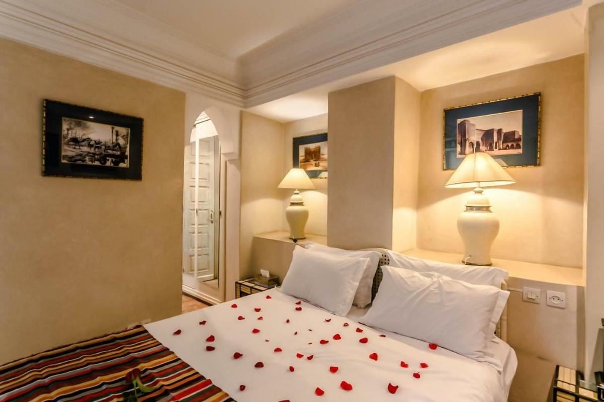 rooms-standard-suite