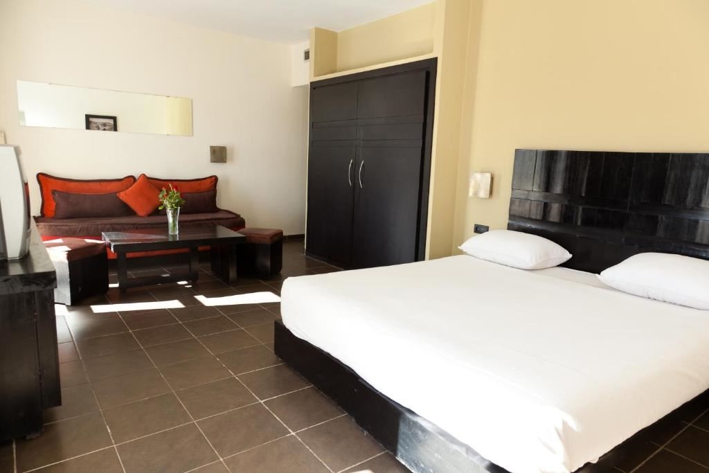 rooms-standard-double-room