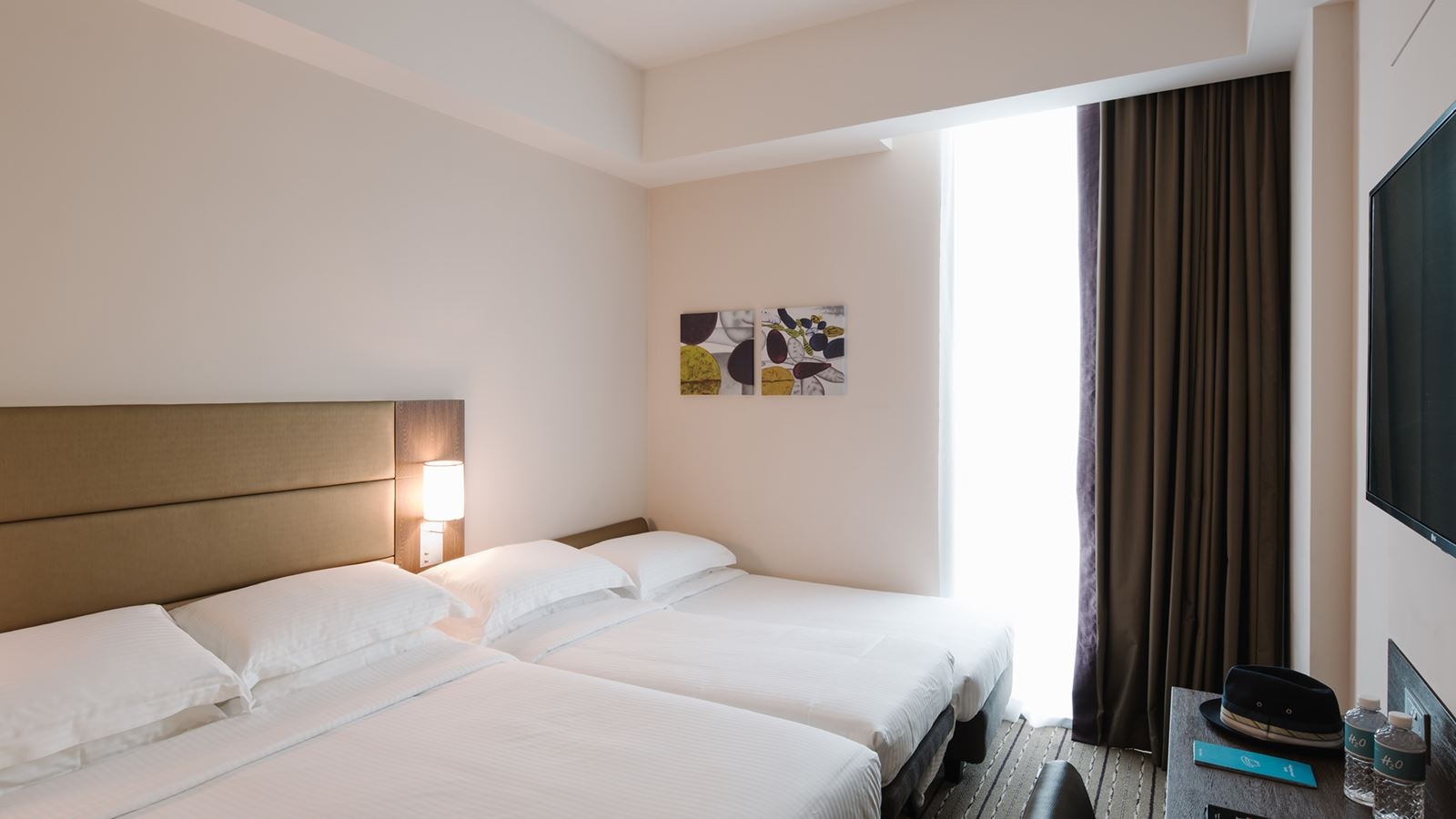 rooms-superior-family-room