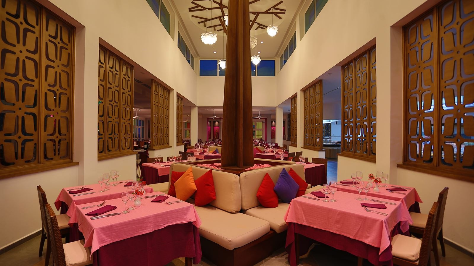 restaurants-main-restaurant