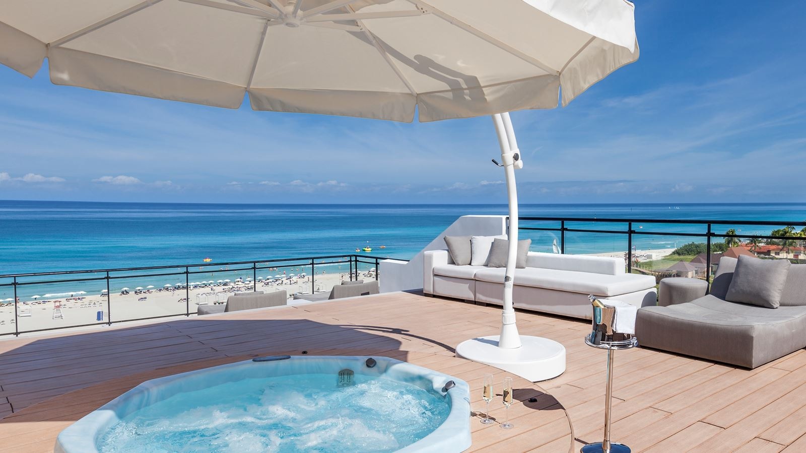 rooms-the-level-penthouse-suite-sea-view-adults-only-18+