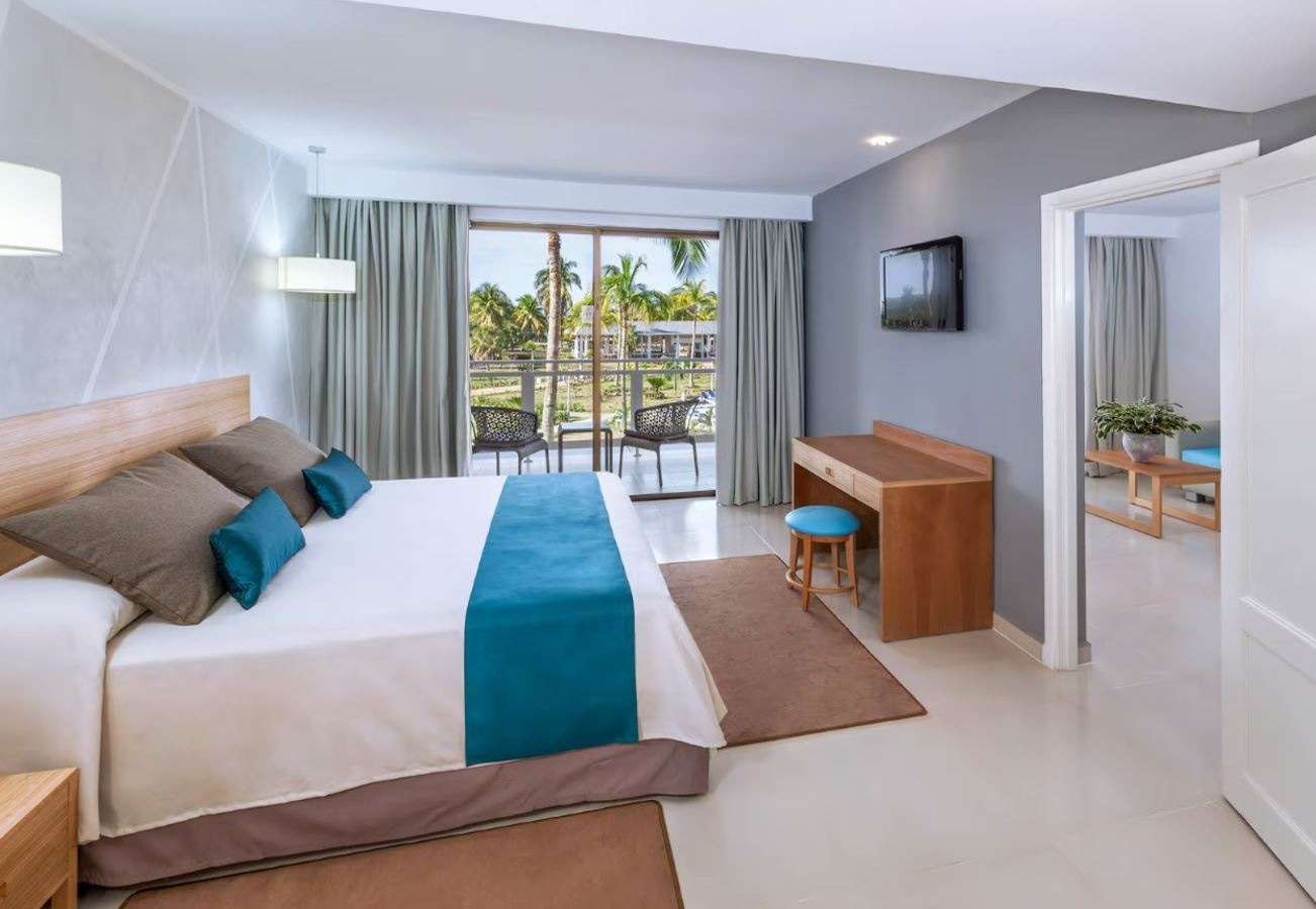 rooms-xtra-sol-suite