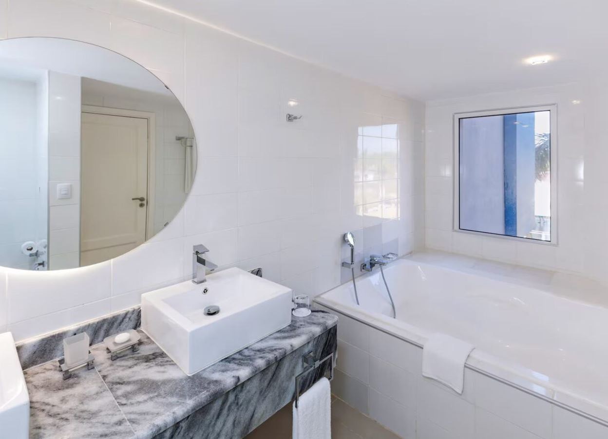 rooms-xtra-sol-suite