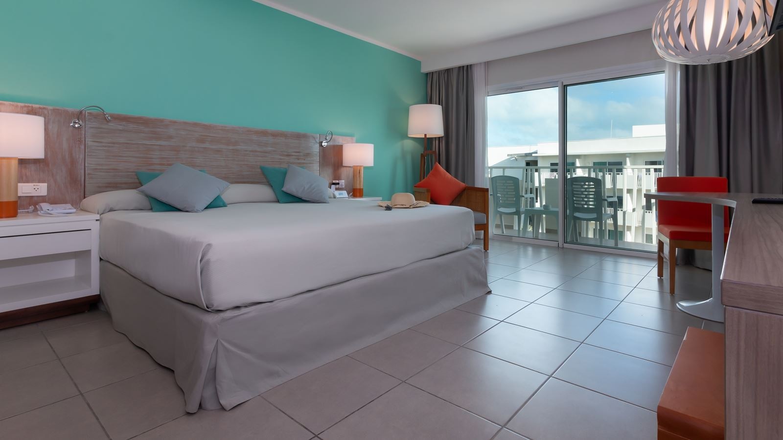 rooms-deluxe-room-garden-view