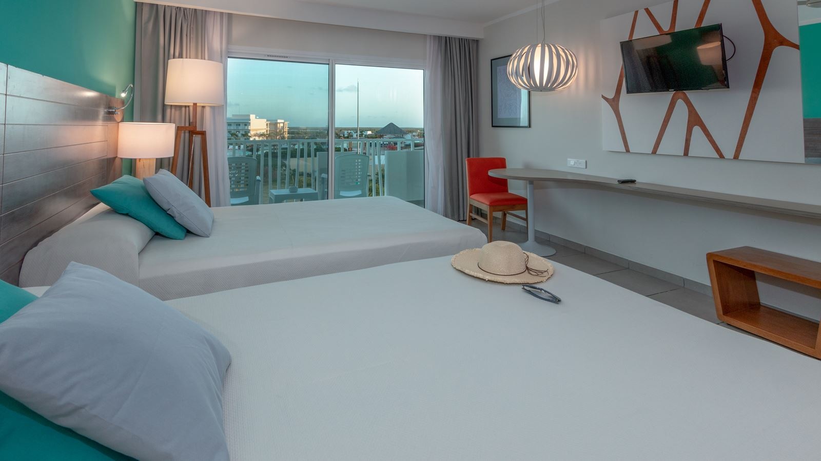 rooms-deluxe-room-garden-view