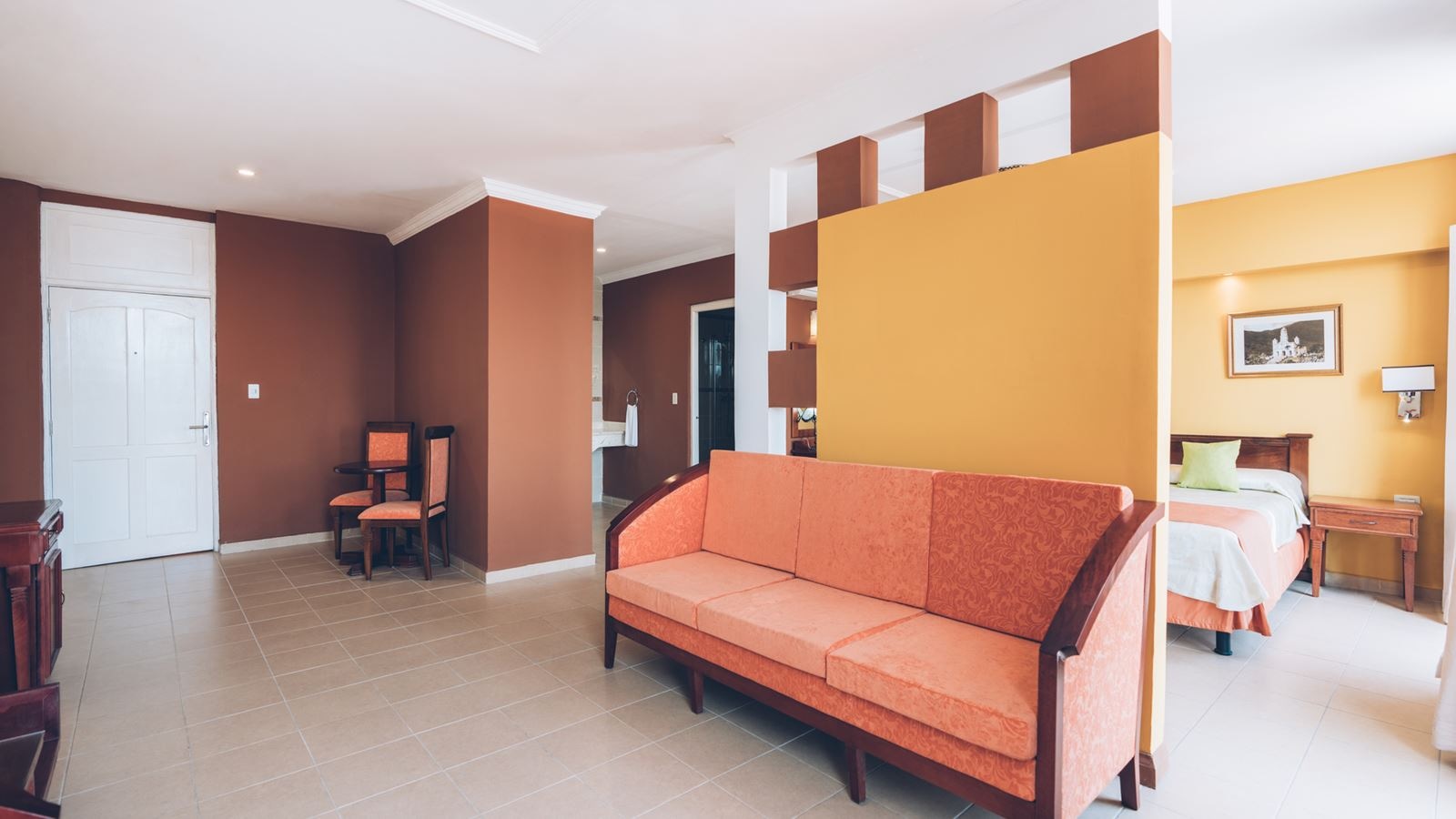 rooms-junior-suite-room