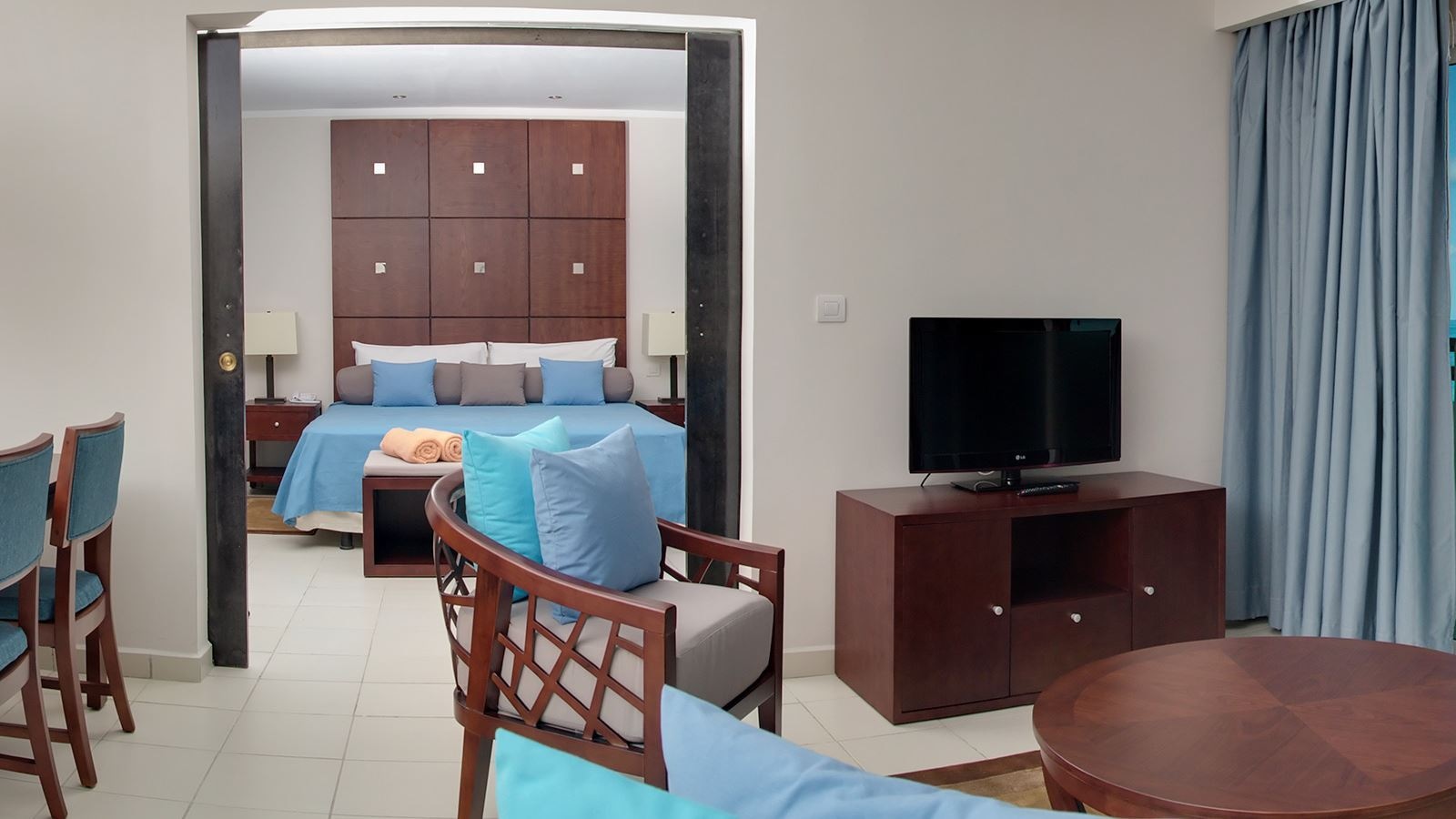 rooms-suite-garden-view