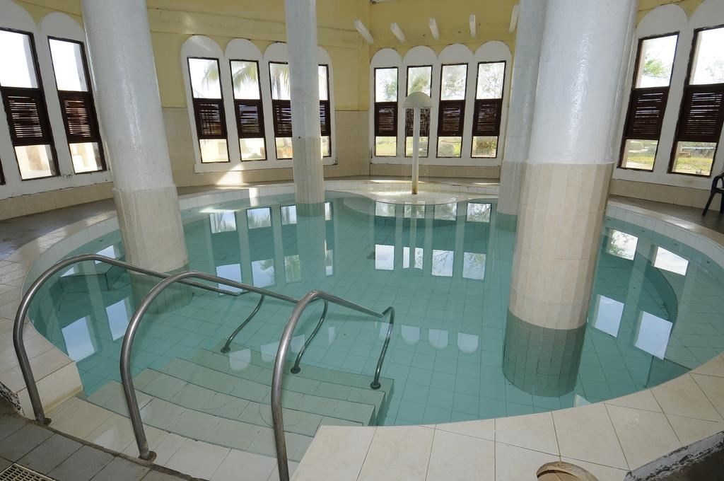 pools-indoor-pool