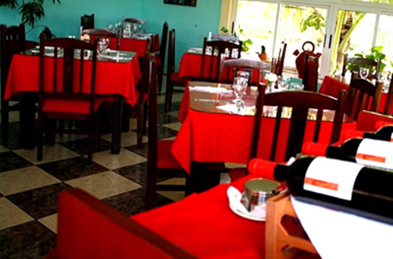 restaurants-restaurant