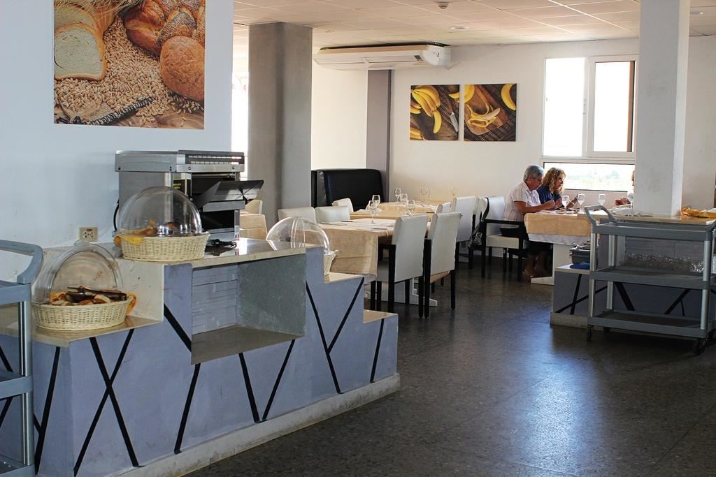 restaurants-restaurant