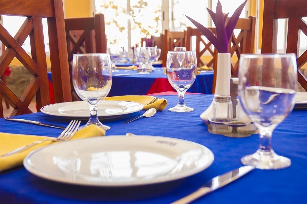 restaurants-restaurant