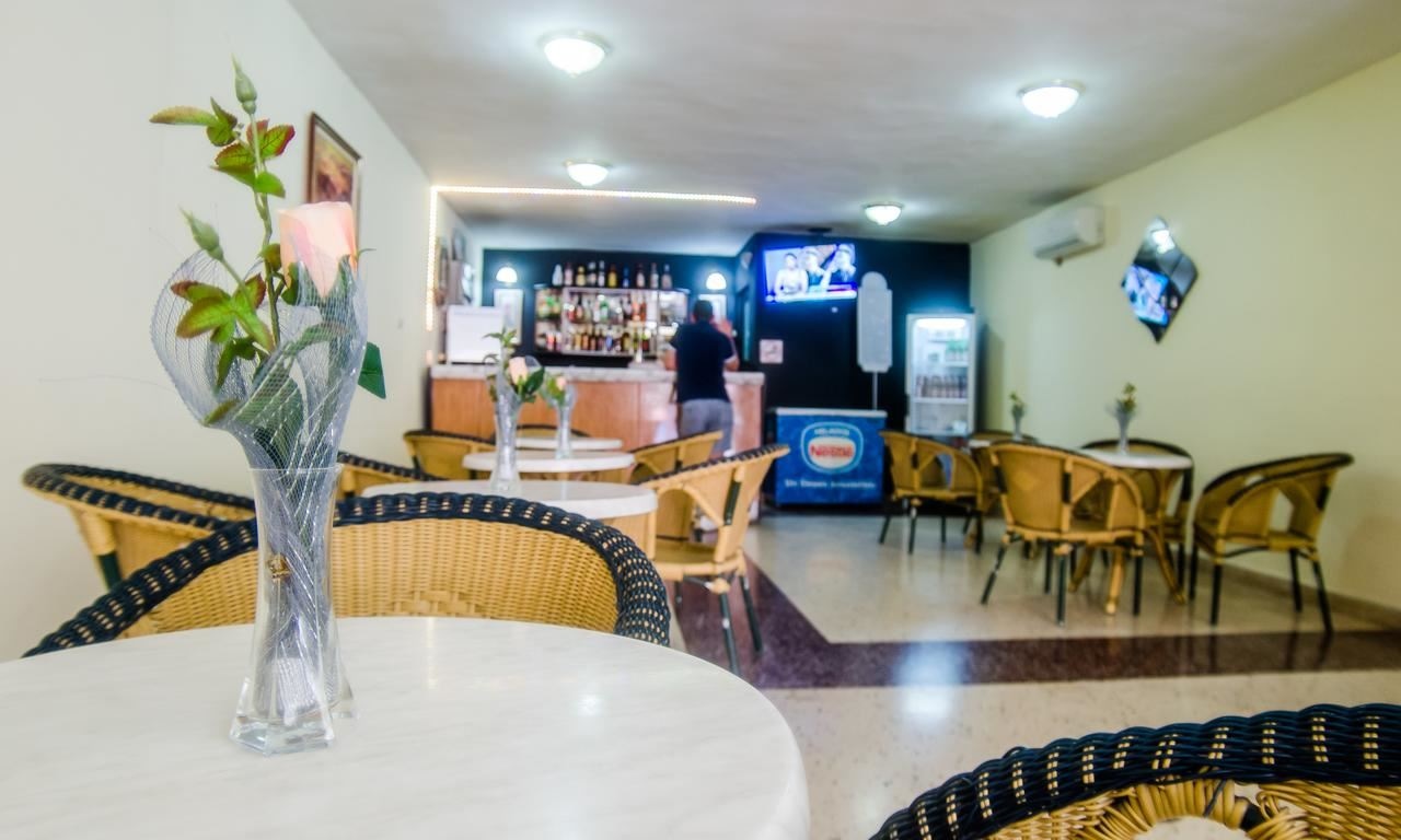 restaurants-restaurant