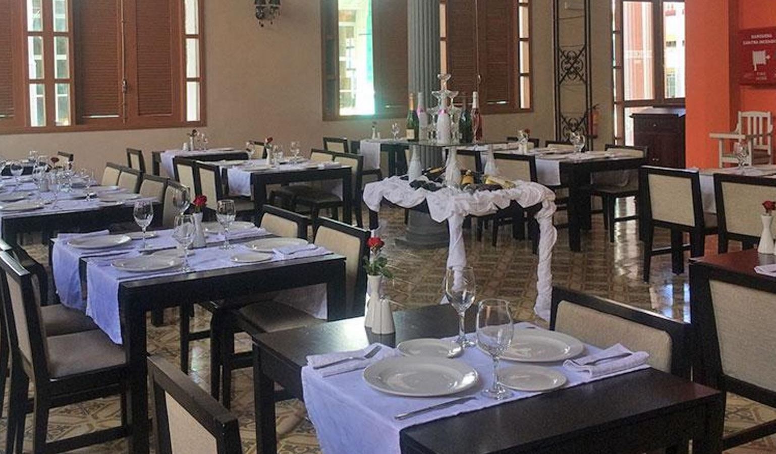 restaurants-restaurant