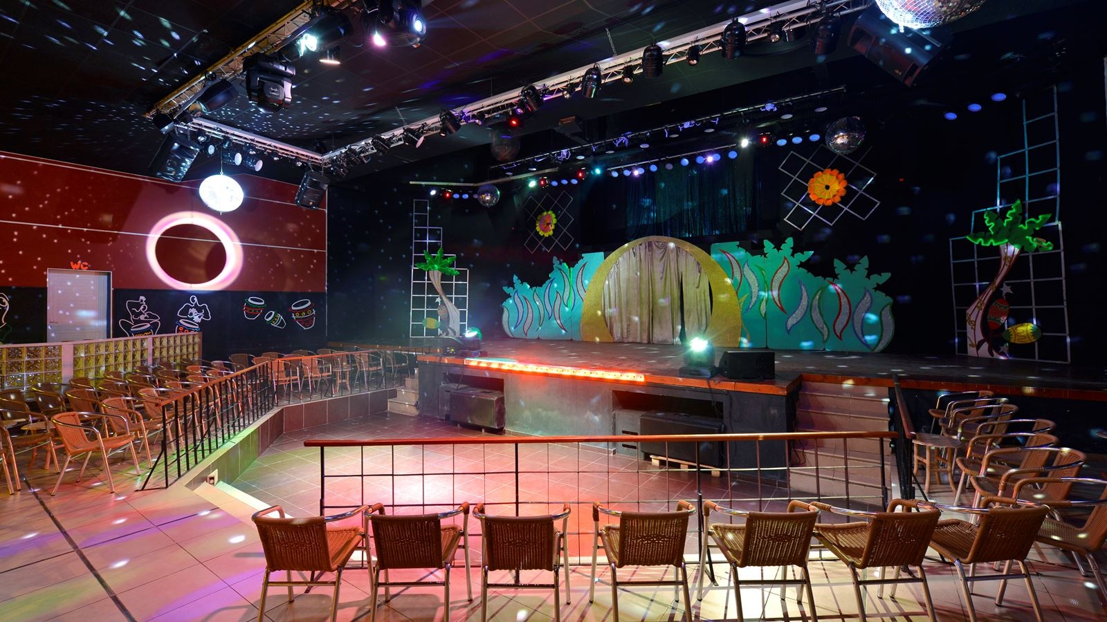 bars-theater-don-café