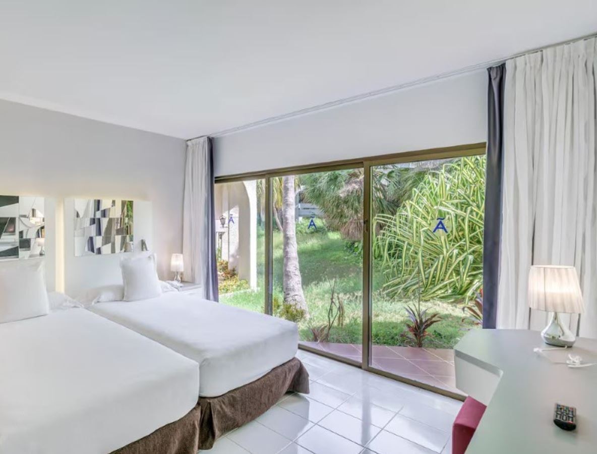 rooms-the-level-garden-suite