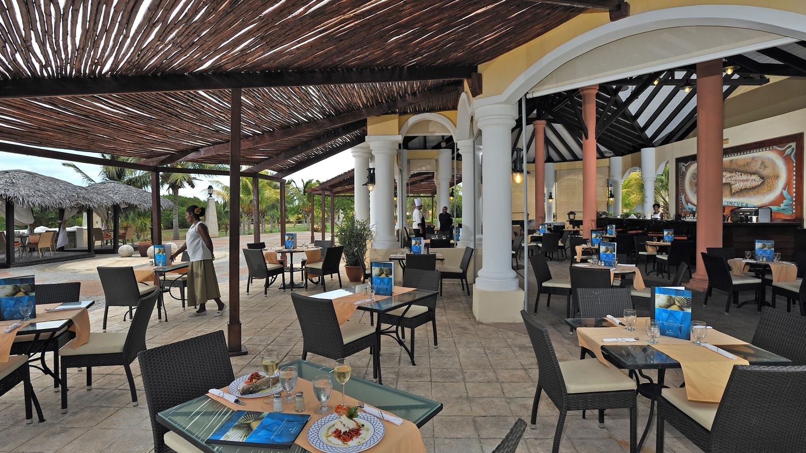 restaurants-port-royal-beach-grill