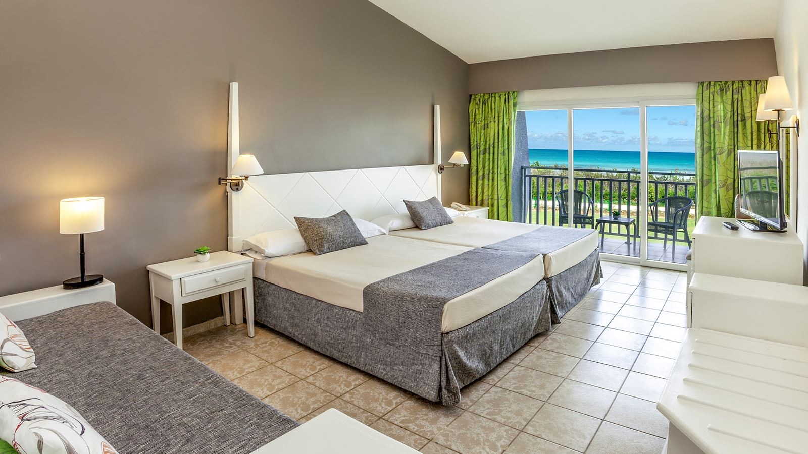 rooms-superior-room-sea-view
