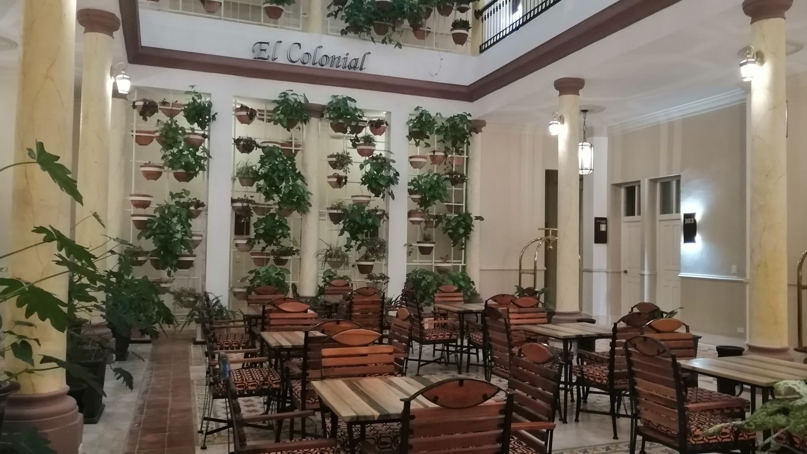 restaurants-restaurants