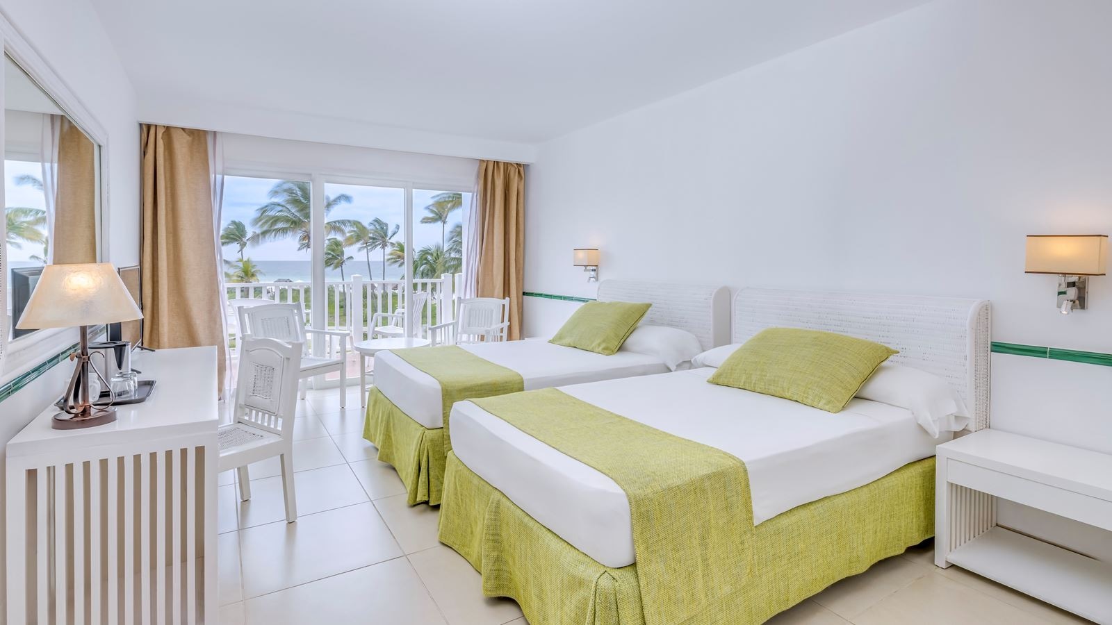 rooms-superior-room-sea-view