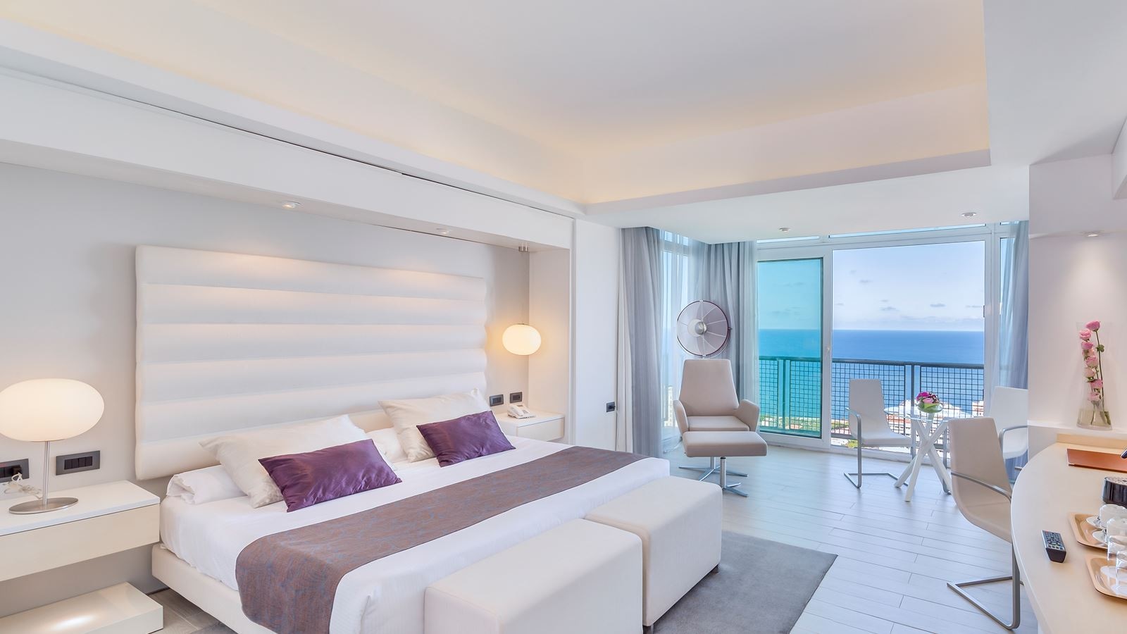 rooms-premium-guestroom-panoramic-view