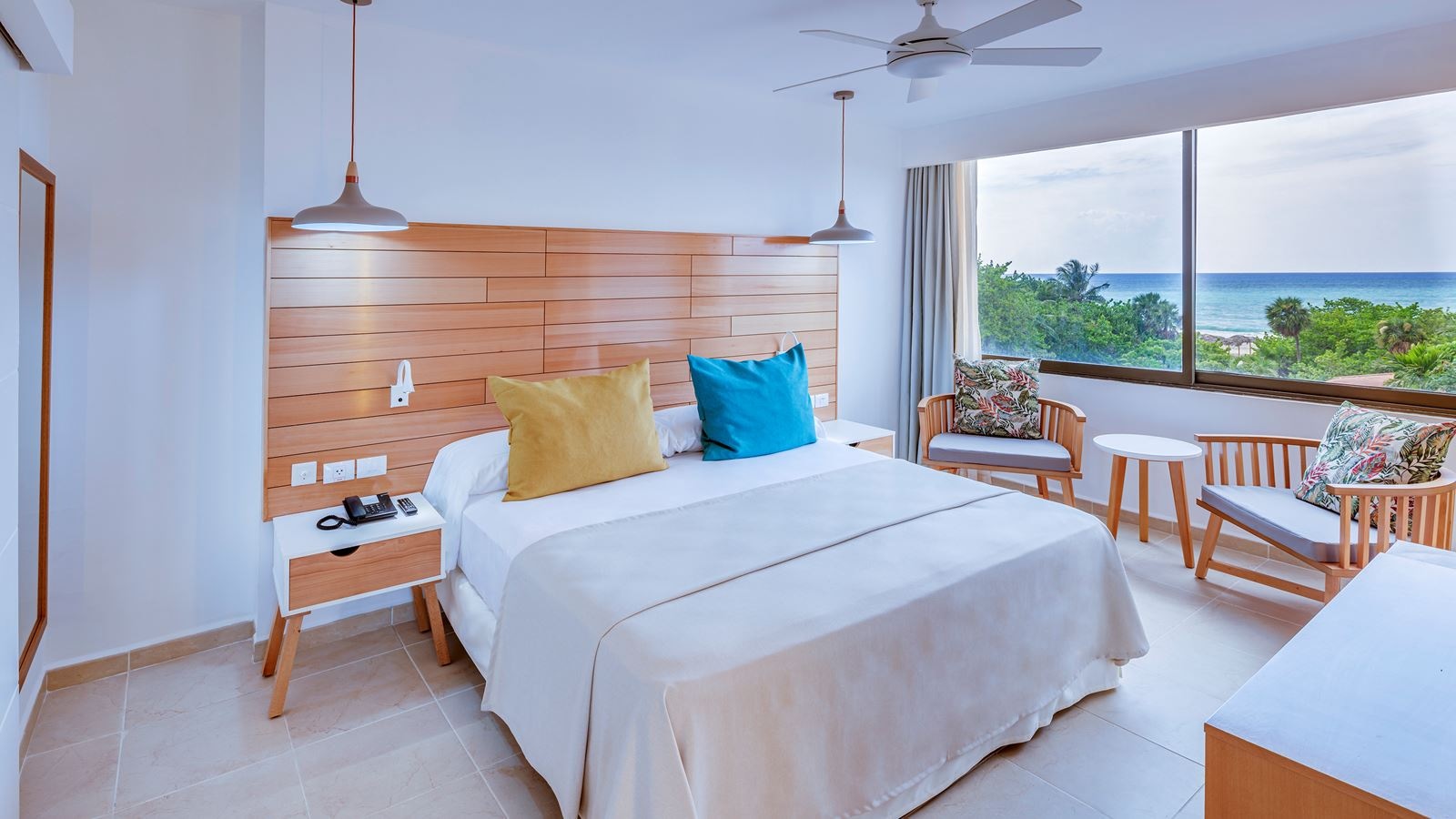 rooms-xtra-sol-suite