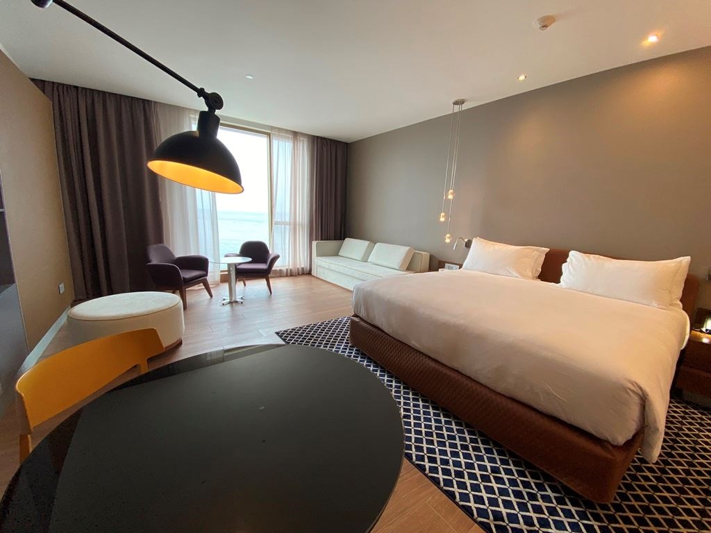 rooms-luxury-junior-suite
