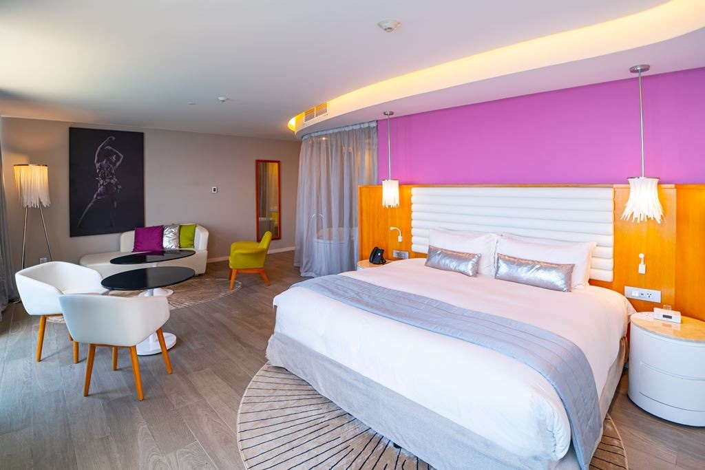 rooms-junior-suite-premium-ocean-sunset-and-fortress-sky-level