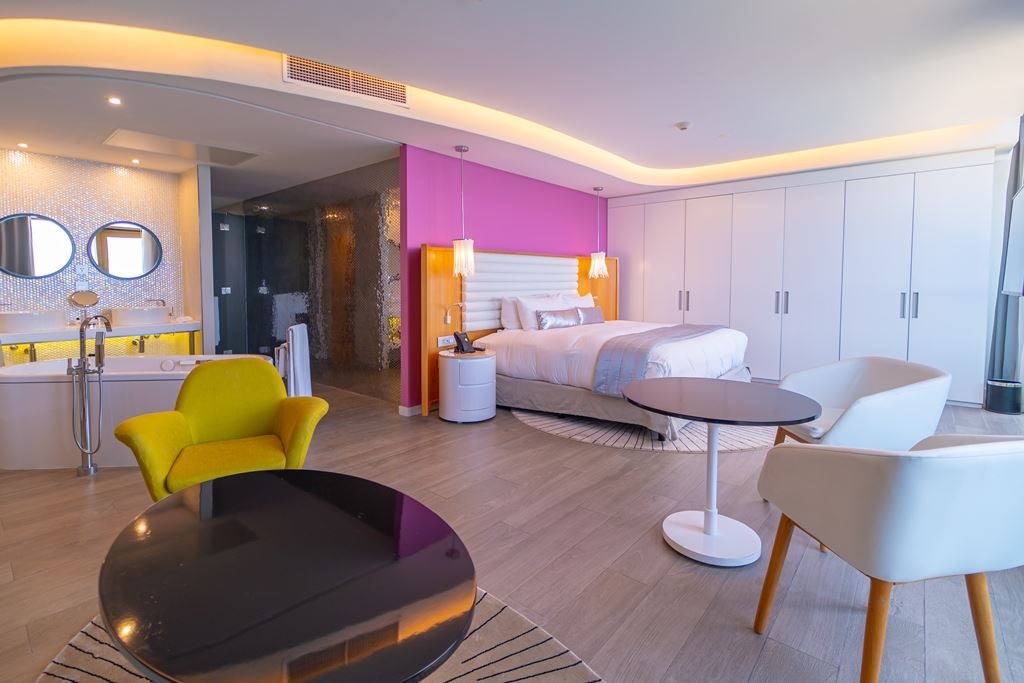 rooms-junior-suite-premium-ocean-sunset-and-fortress-sky-level