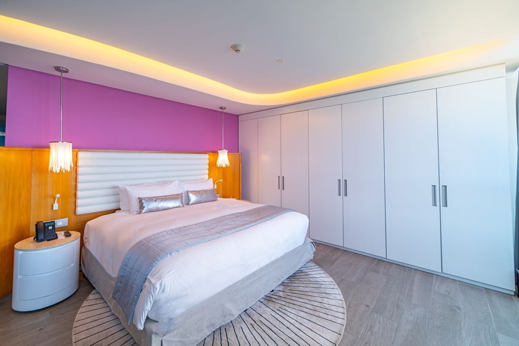 rooms-junior-suite-premium-ocean-sunset-and-fortress-sky-level