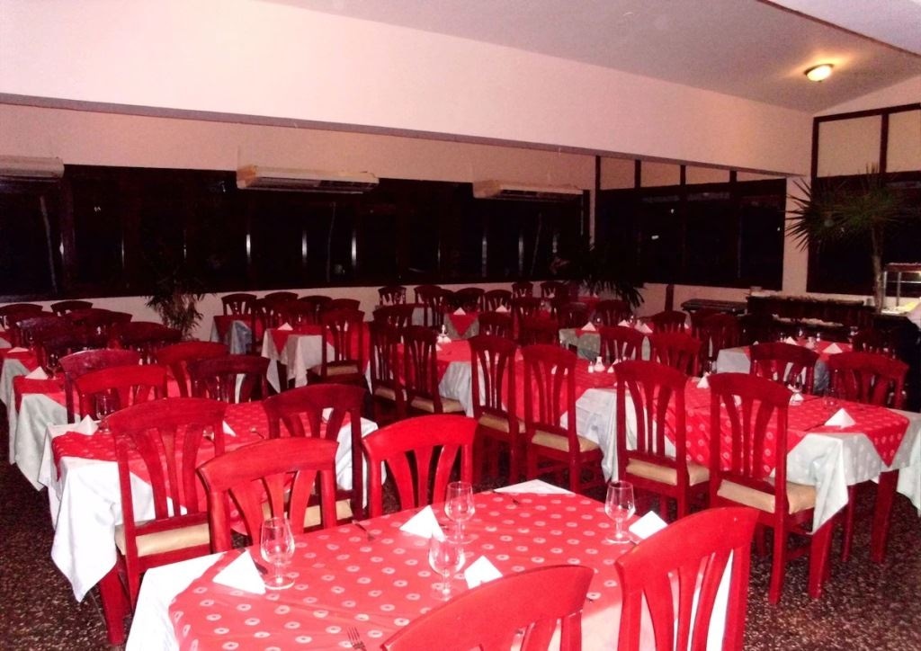 restaurants-main-building