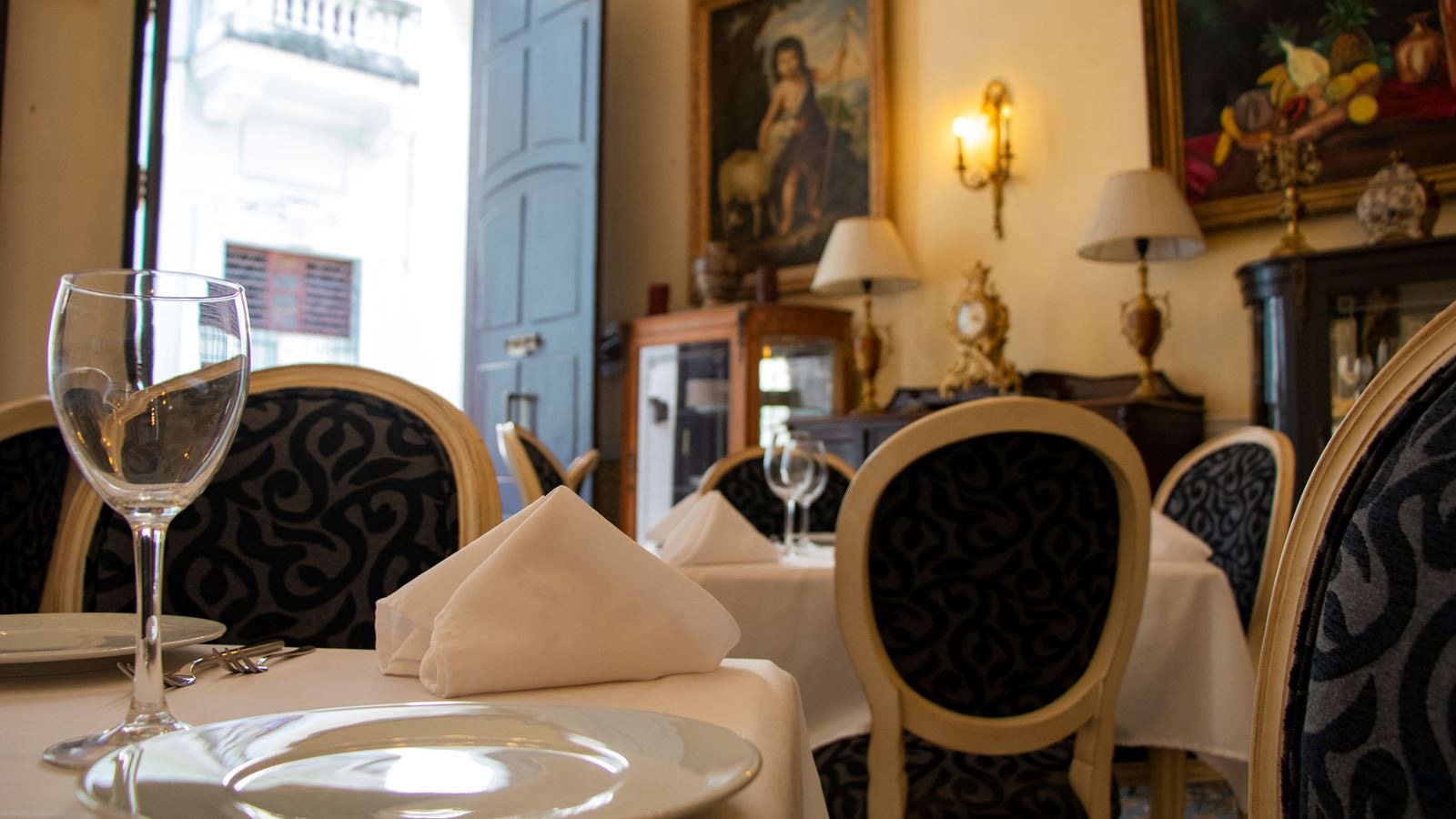 restaurants-restaurants