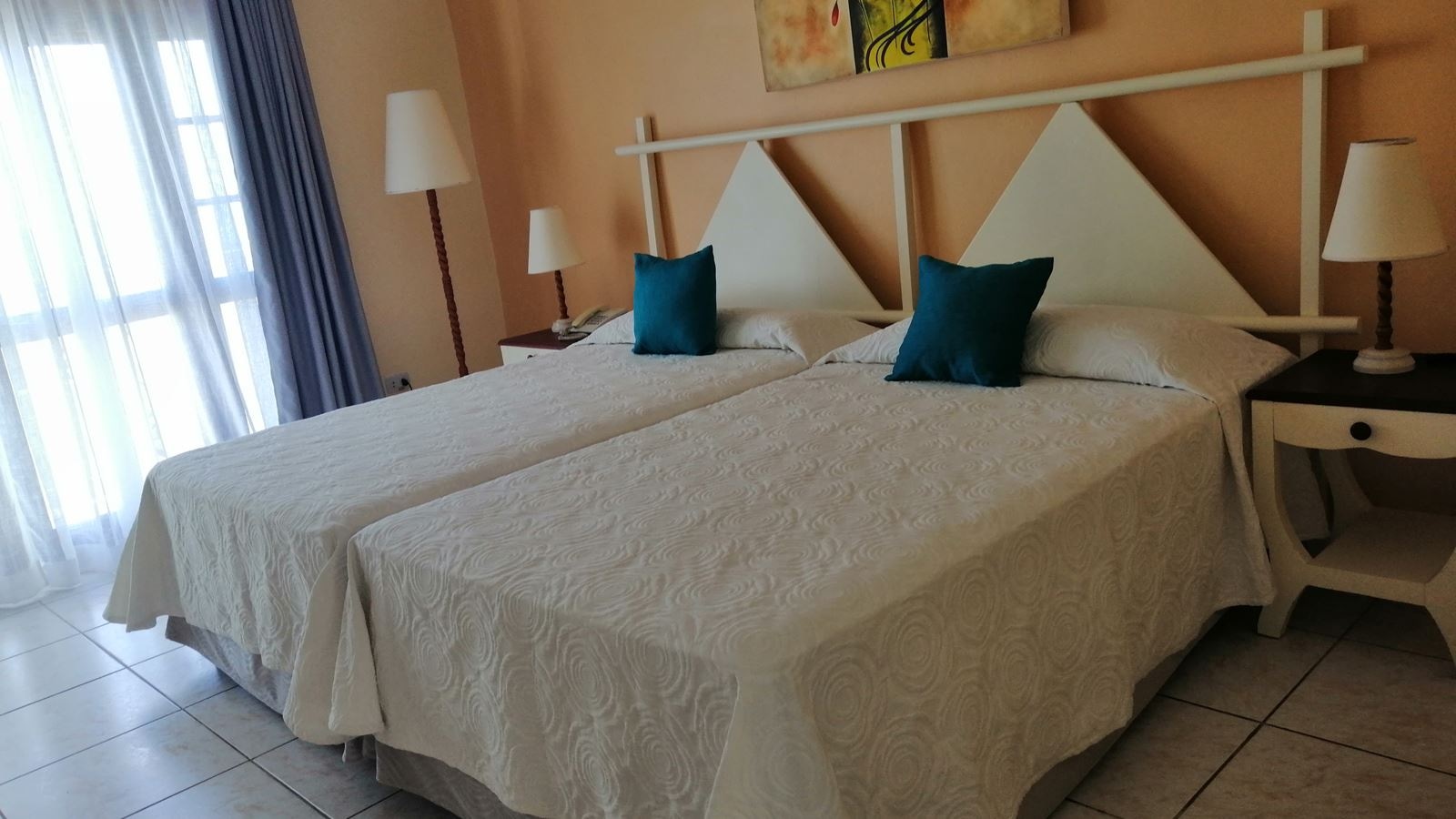 rooms-standard-room-ocean-view