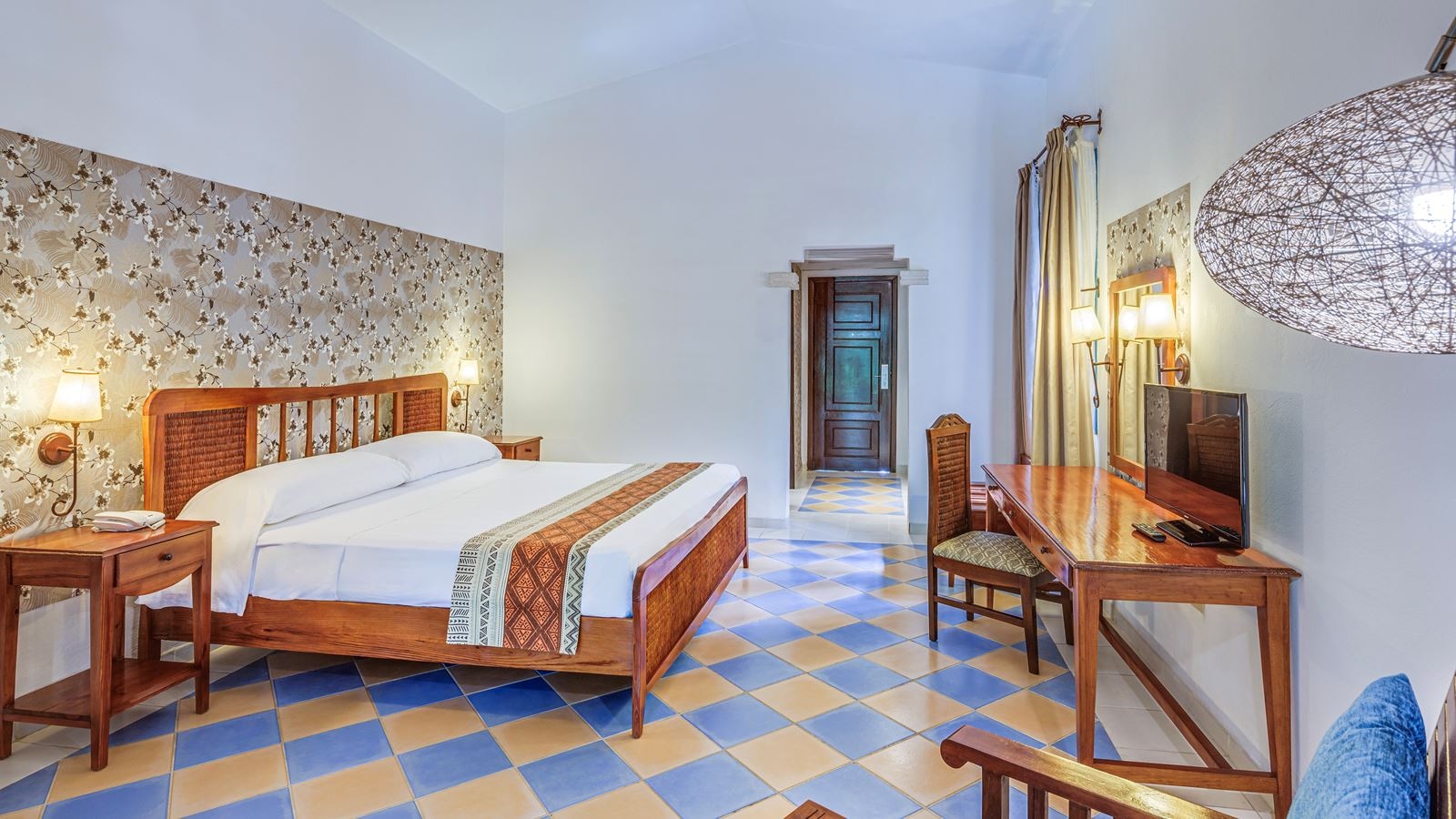 rooms-extra-sol-suite