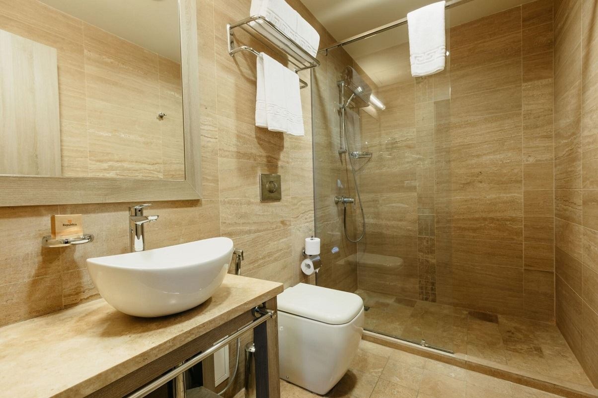 rooms-comfort-room-with-balcony-dbltwn