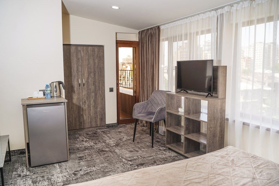 rooms-dbltwn-with-balcony