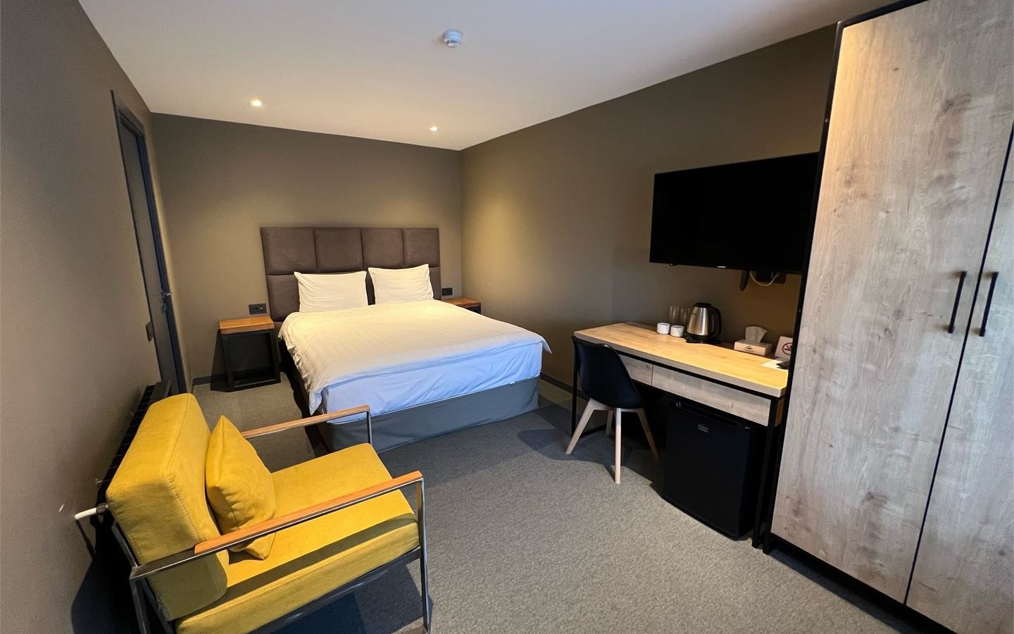 rooms-econom-dbl-room