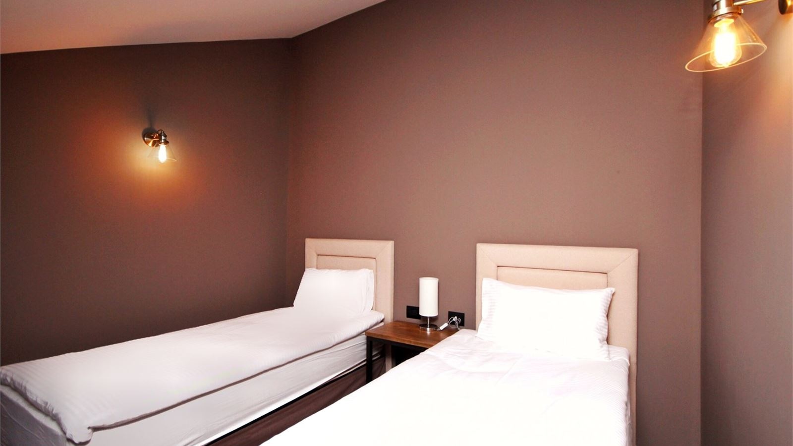 rooms-deluxe-duplex-4-pax-room