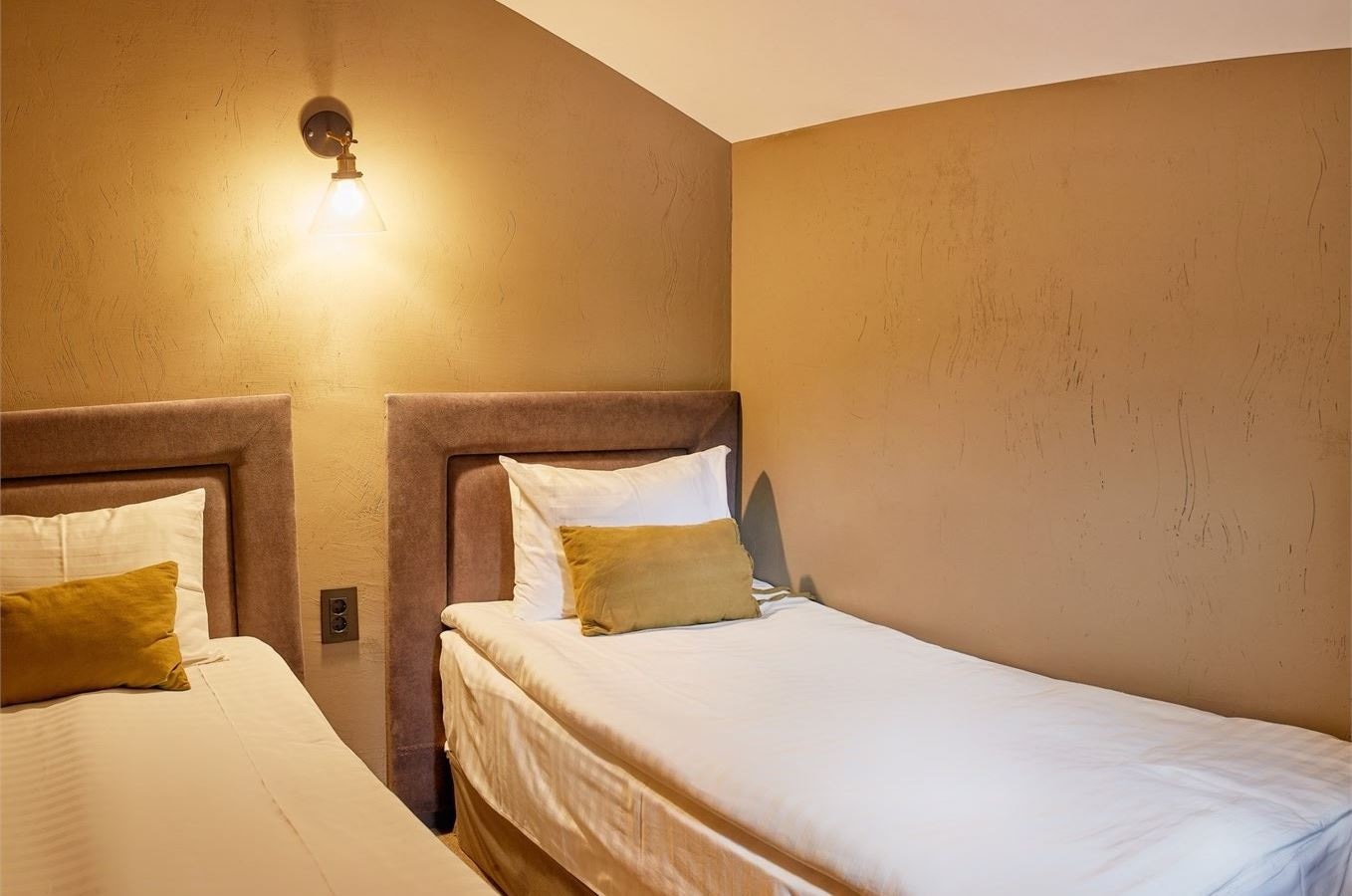 rooms-deluxe-comfort-4-pax-room