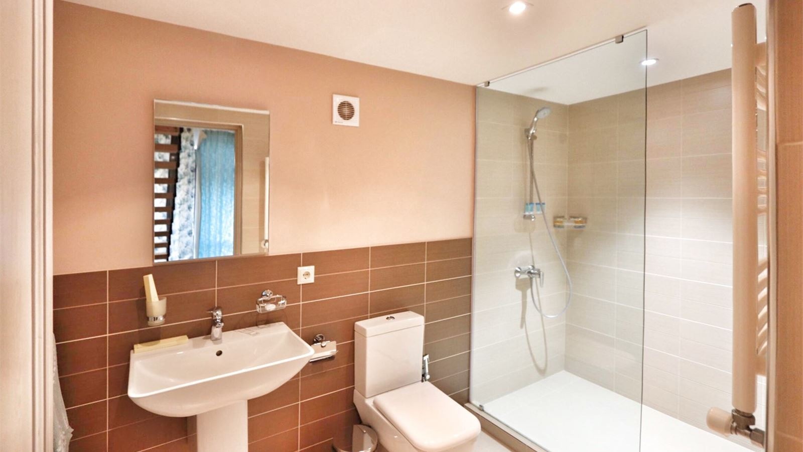 rooms-cottage-2-bedroom-6-pax