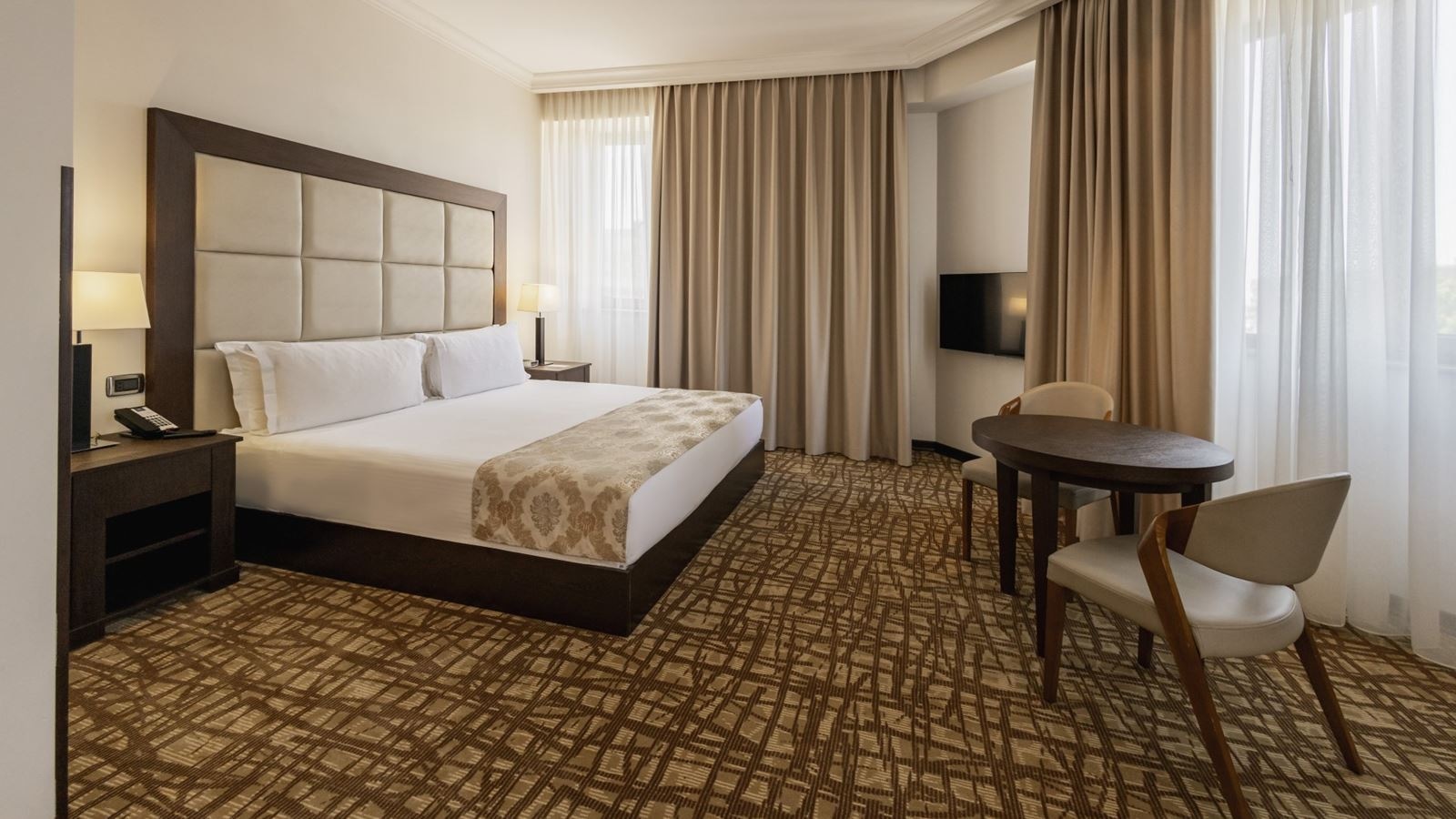 rooms-corner-studio-double