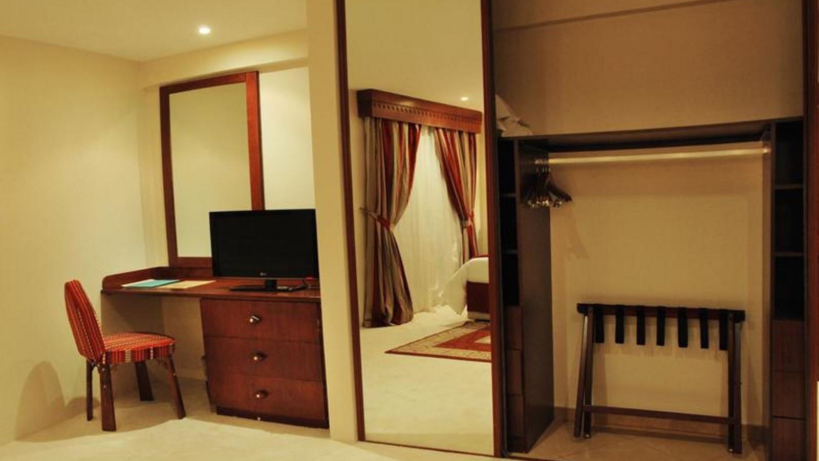 rooms-deluxe-family-suite