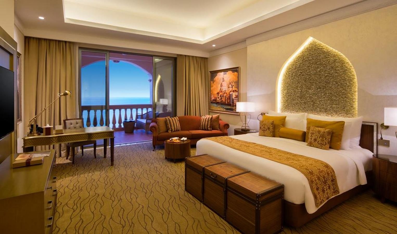 rooms-deluxe-room-pearl-view
